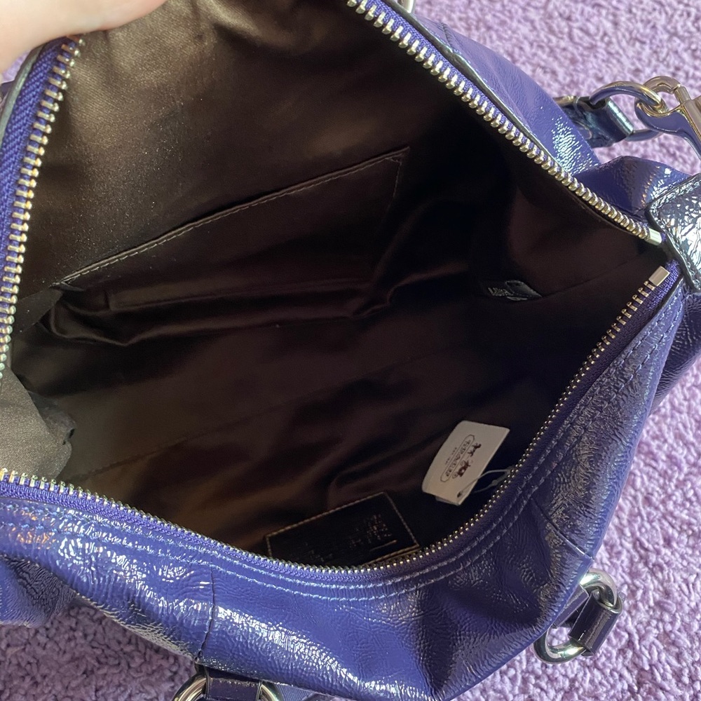 Coach purse with detachable strap - Picture 6 of 8